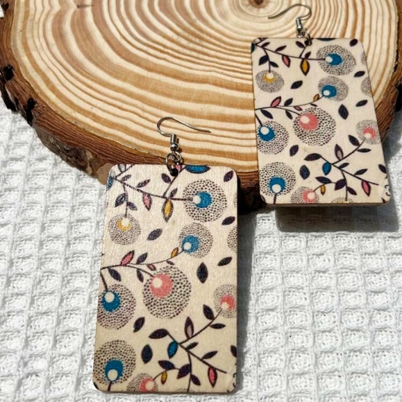 🍉5 for $25* Wooden Dandelion Print Earrings - Picture 5 of 5